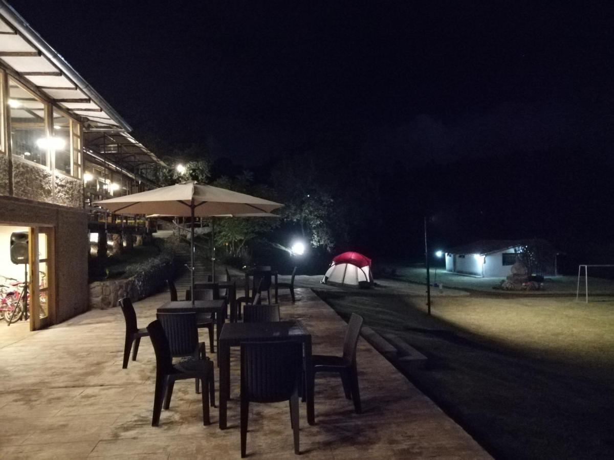 Killary Lodge & Glamping Cachanlo de Sidcay Екстер'єр фото